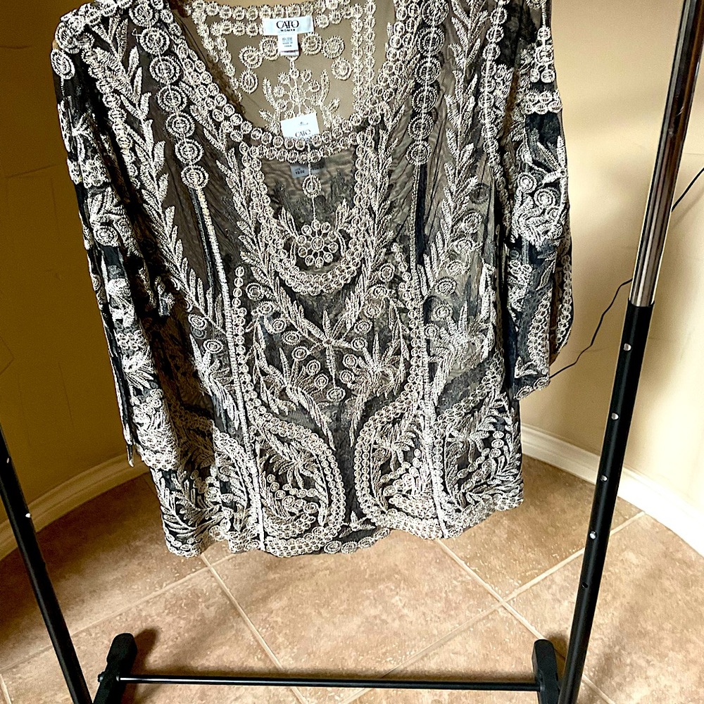 Beautiful shear decorative black and gold pullover